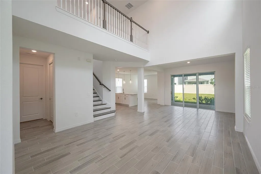 4 bed, 2.5 bath, 2197 sqft, $2,795 — Photo 4