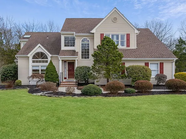 7 Dow Dr, Hillsborough, NJ 08844