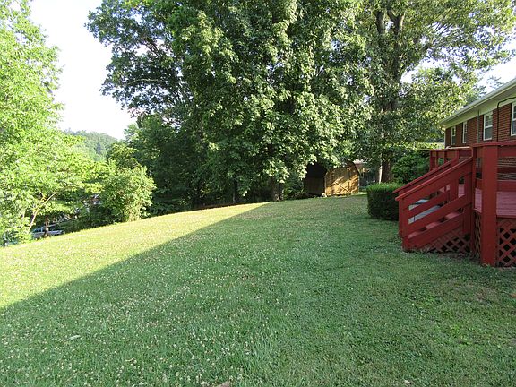 5th image of 408 Woodland Dr