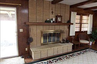 2nd image of 334 N Mission Rd