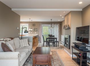 135 Vernon St APT 1B, Bethel, ME 04217