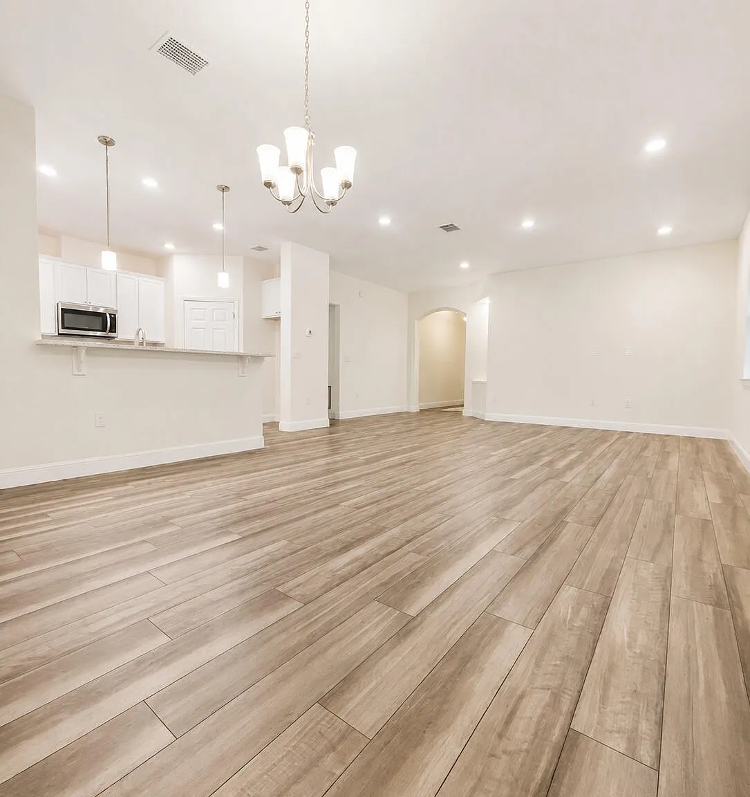 4 bed, 3.0 bath, 1973 sqft, $2,500 — Photo 2