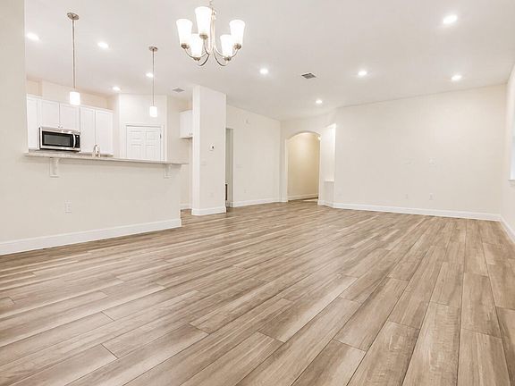 2nd image of 22 Oakleaf Way