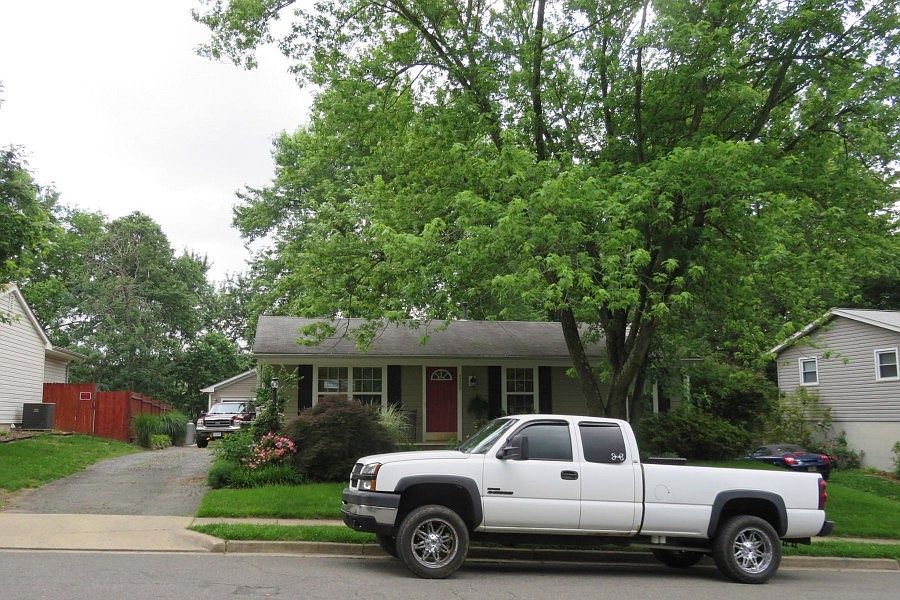 1st image of 4209 Holiday Ct