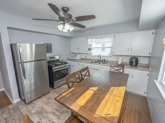 5th image of 1203 Waverly Pl