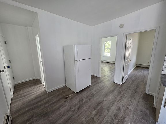 2nd image of 18717 Linden Blvd Unit 2R