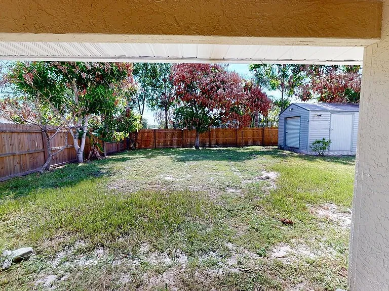 1901 SE Dock St — Photo 13