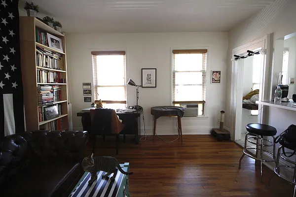 Rented by Nooklyn NYC LLC | media 19
