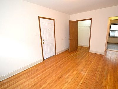 3rd image of 5736 N Winthrop Ave APT 213