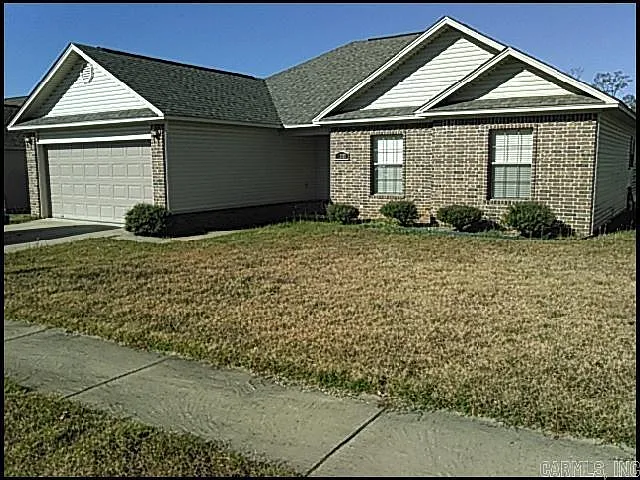 3 bed, 2.0 bath, 1408 sqft, $1,575 — Photo 1