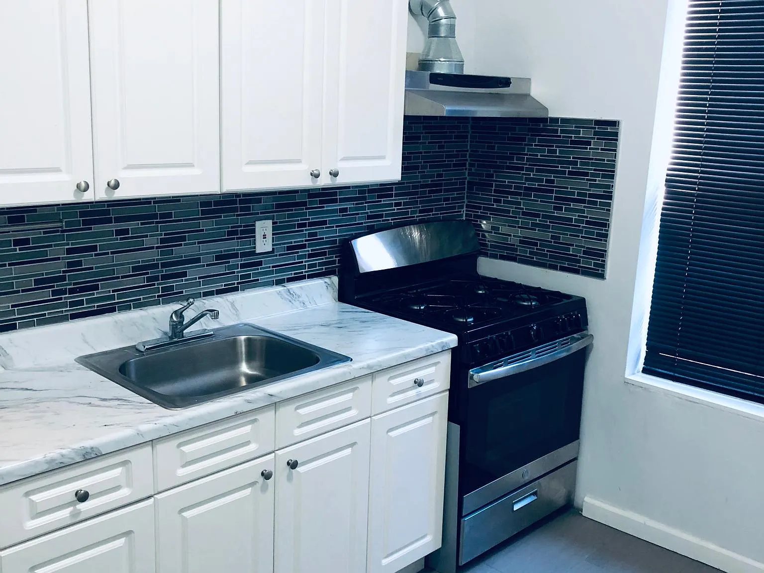 2 bed, $2,300 — Photo 2