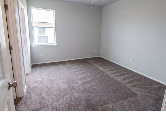 5th image of 227 Green Valley Dr