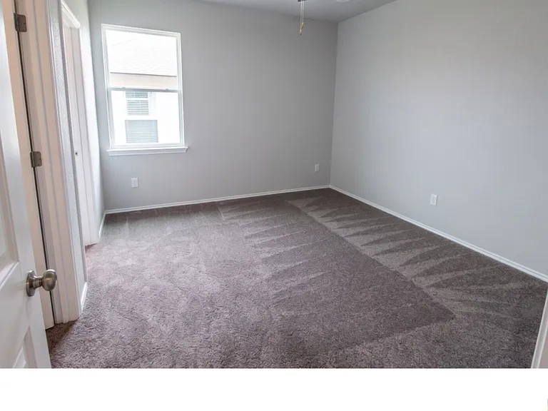 227 Green Valley Dr — Photo 5