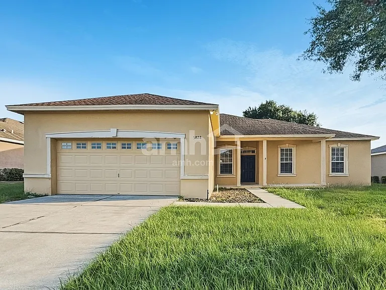 3828 Alamanda Hills Ln — Photo 1