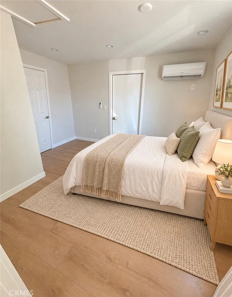 2 bed, 1.5 bath, 700 sqft, $2,800 — Photo 1