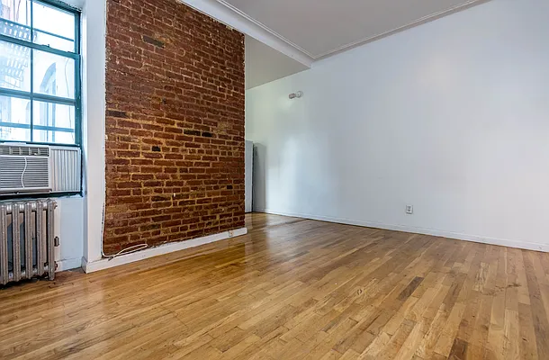 Rented by Nooklyn NYC LLC | media 81