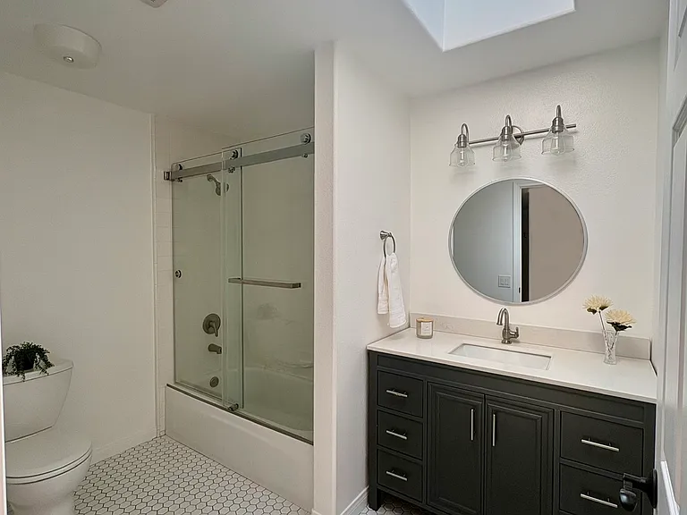 17735 Kinzie St #304 — Photo 12