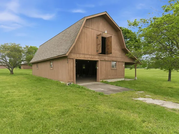 431 N Farm Road 205, Springfield, MO 65802