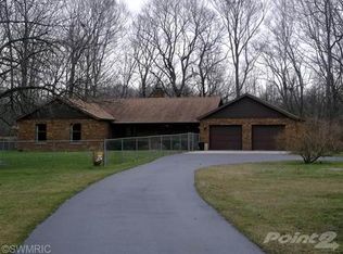 5000 Weatherly Rd, Coloma, MI 49038