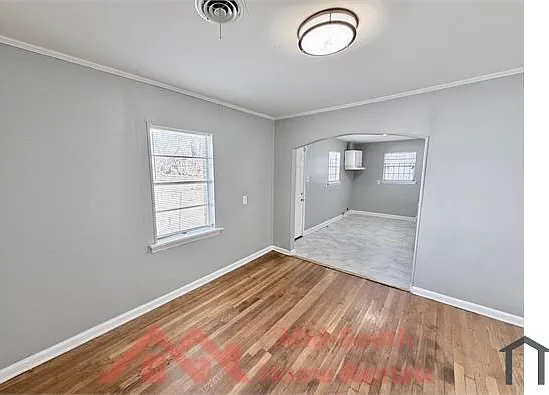 2054 Benford St — Photo 9