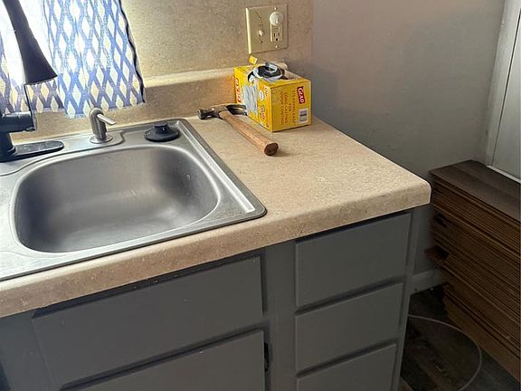 5th image of 408 W Arapaho Ave