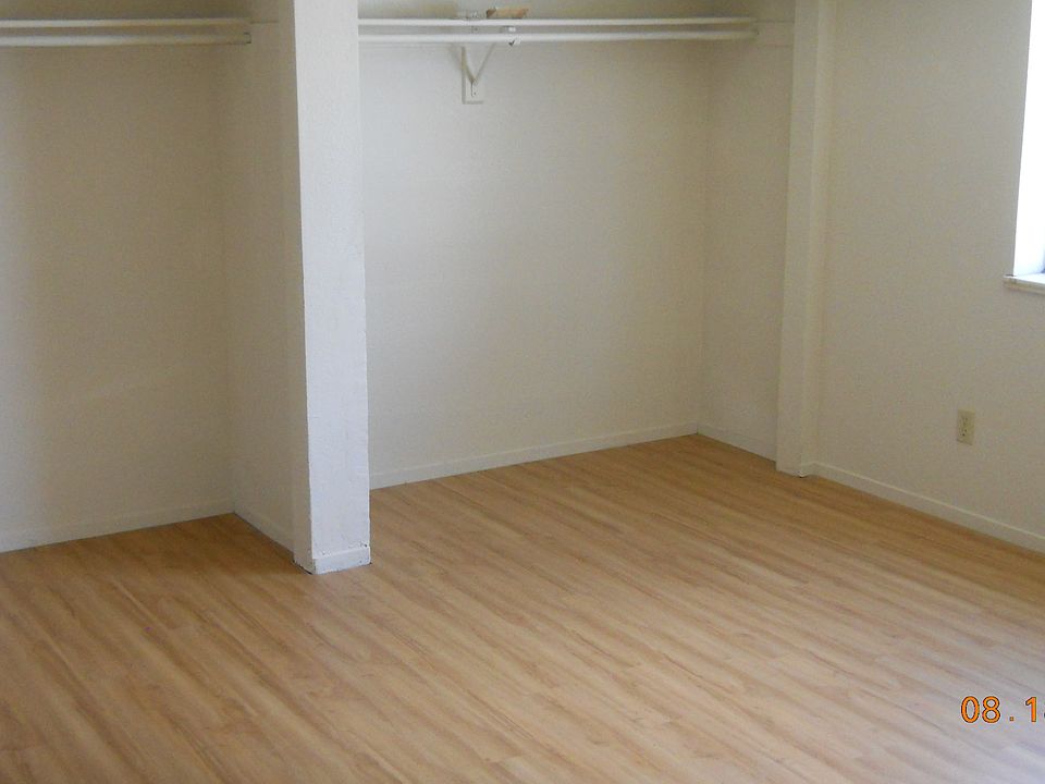 2nd image of 2115 California St APT A