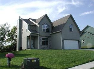 19622 Harbor Dr, Smithville, MO 64089