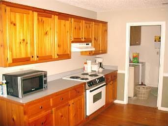 4th image of 150 Garden Ln