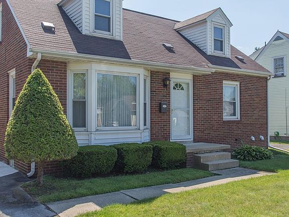 3rd image of 155 Hazelwood Ave SE