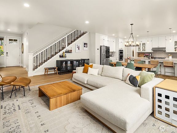 4th image of 3054 SE 14th Street