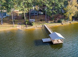 1096 Forest Lake Dr, Manning, SC 29102