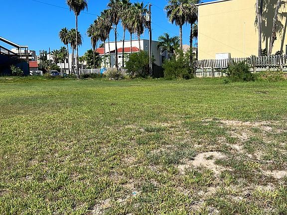 3rd image of 5704 Padre Blvd