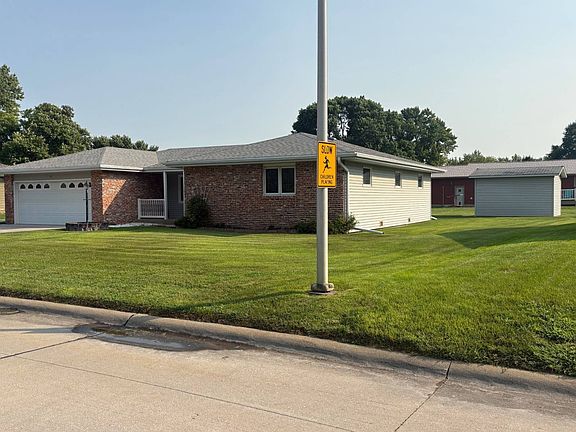 4th image of 411 Burwell Ave