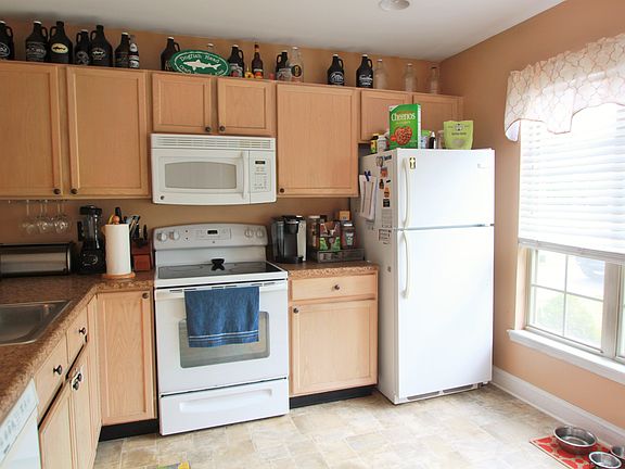 5th image of 152 Sterling Pl