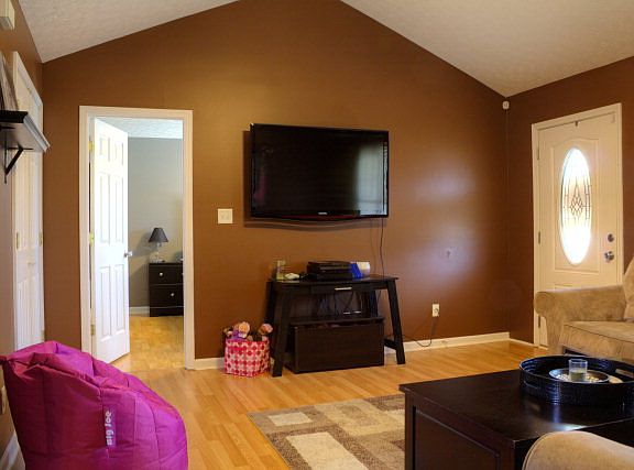 3rd image of 528 Bolivar St