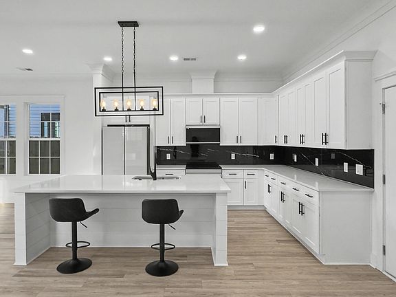 3rd image of 2030 Echo Ave