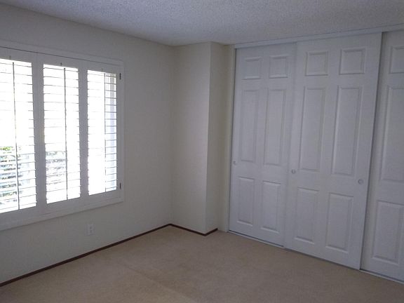 4th image of 1070 Lincoln Village Dr