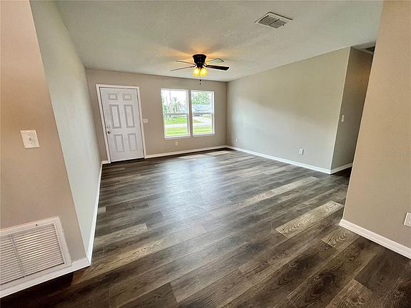 4th image of 1494 Courtland Blvd