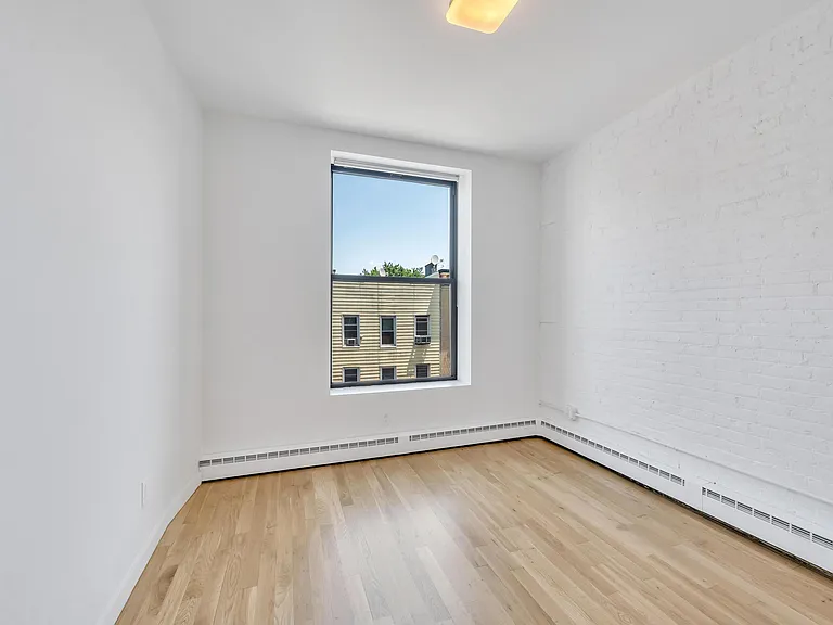 717 Manhattan Ave #3A — Photo 12