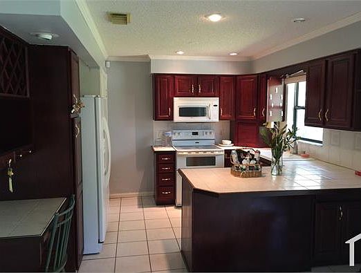 1st image of 3420 Kirby Dr