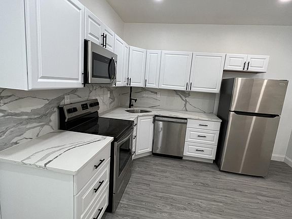 3rd image of 3425 N 18th St #B