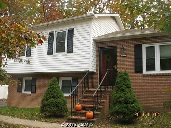 3rd image of 425 Albany St