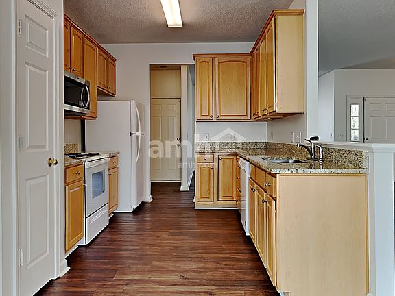 3rd image of 1694 Haversham Park Dr