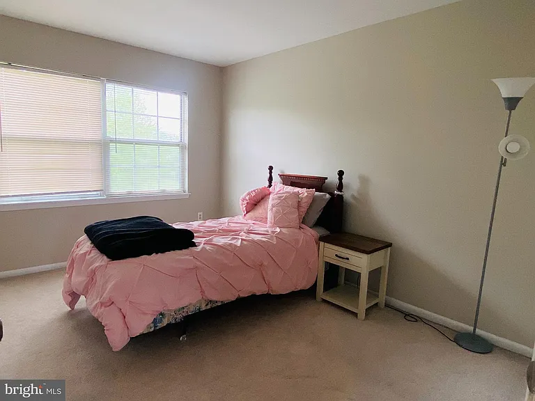 112 Chester Ct — Photo 11
