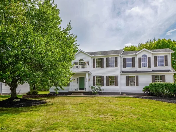 104 E Oakmont Way, Northfield, OH 44067