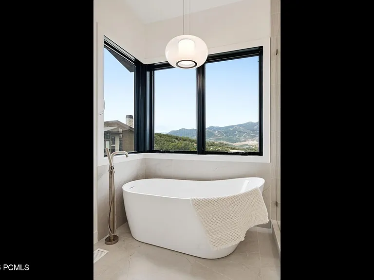 1285 E Lasso Trl — Photo 33