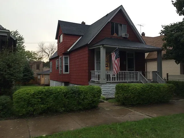 10732 S Green St photo 1