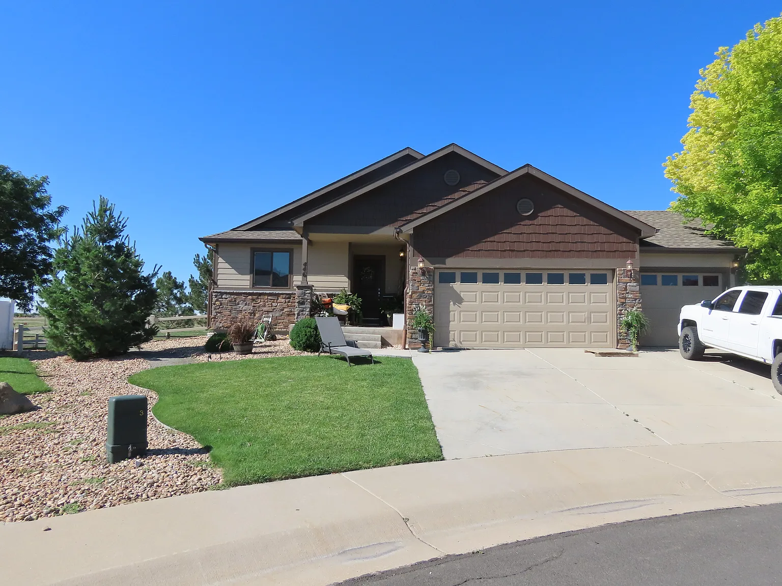 446 Beartooth Ct — Photo 3