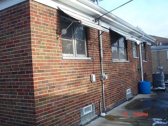 2nd image of 1848 Boeger Ave