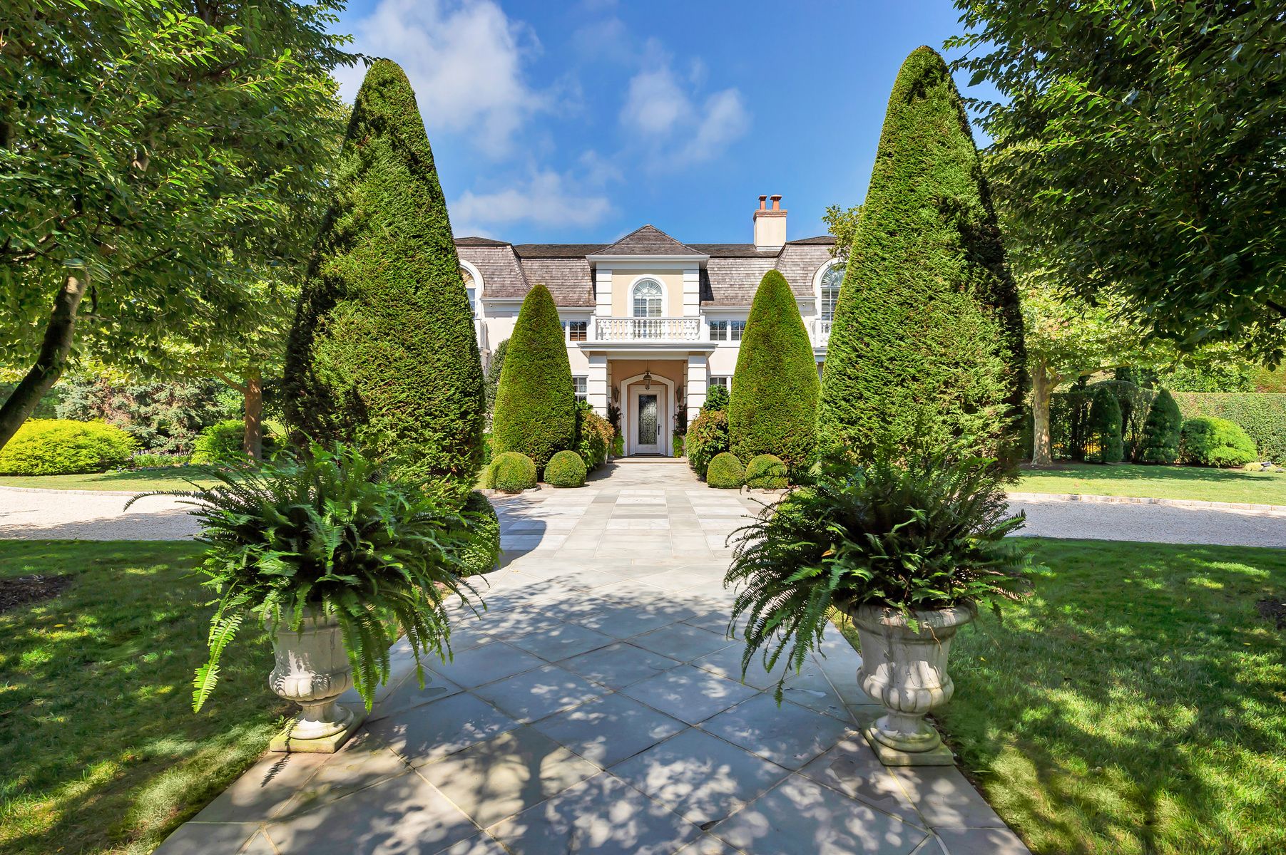 3 Halsey Farm Dr, Southampton, NY 11968 Out East